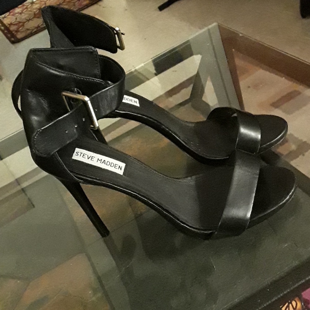 Steve madden heeled sandal